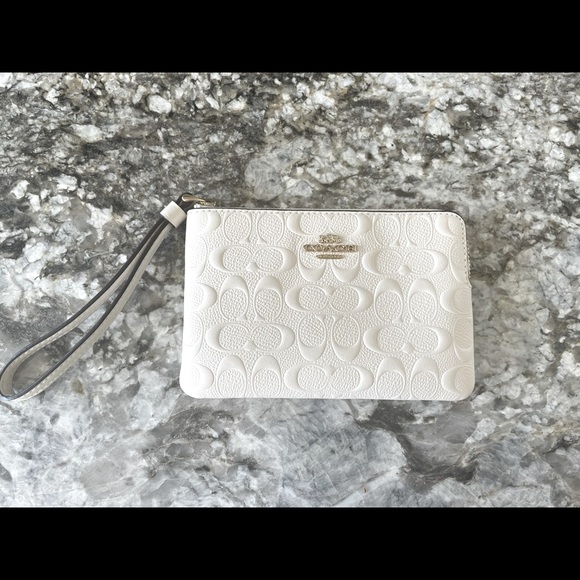 Coach Handbags - Coach wristlet~EUC~ White~ READY TO SHIP